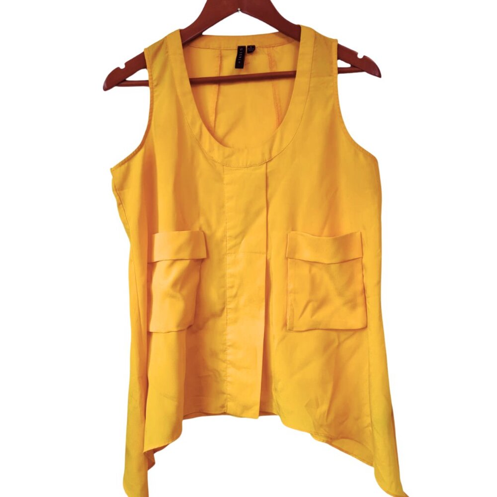 Sioni Women Sleeveless Top Size S Yellow with Small Pockets Wide Bottom